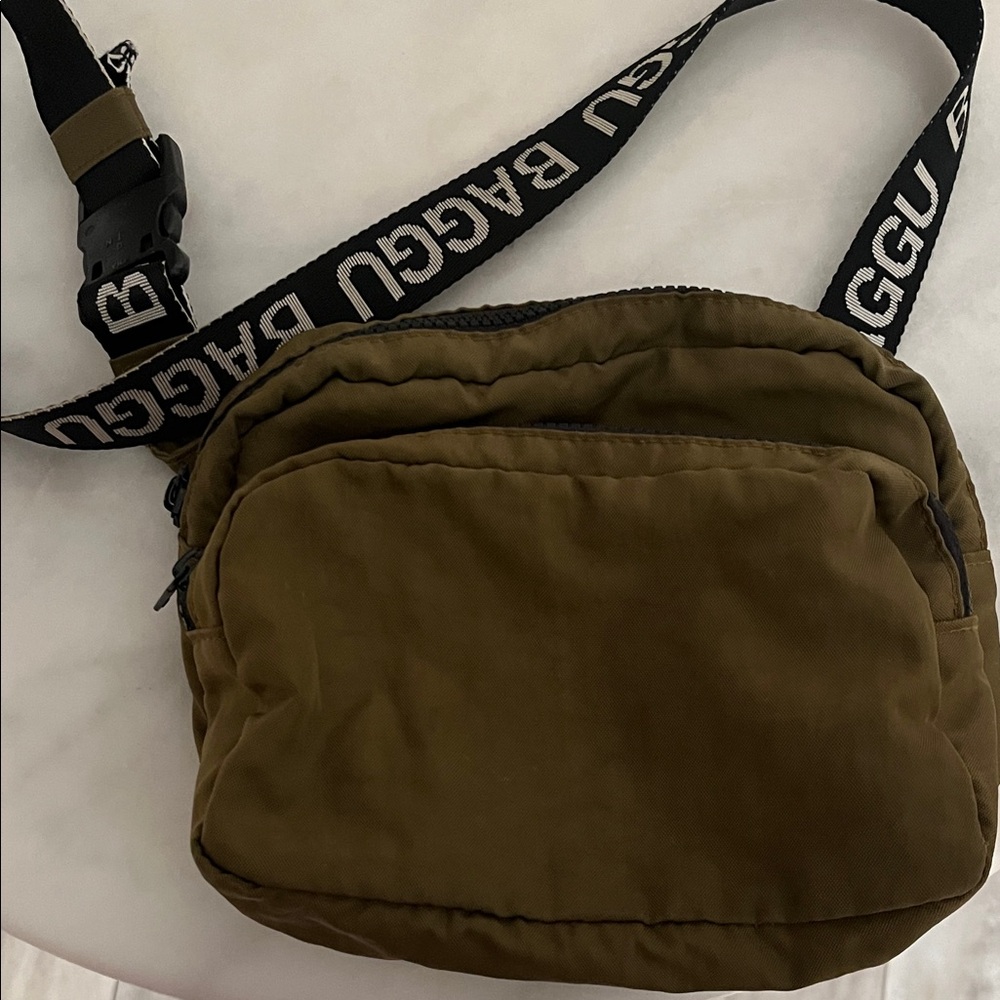 BAGGU Olive Belt Bag with Black Strap